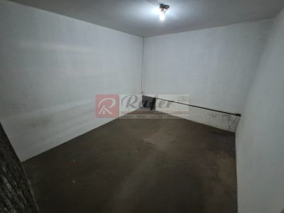Barracão Comercial para Locação na Vila Guararapes – amplo espaço para o seu negócio!