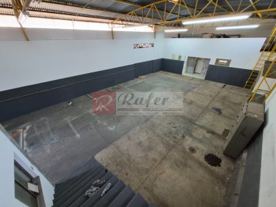Barracão Comercial para Locação na Vila Guararapes – amplo espaço para o seu negócio!